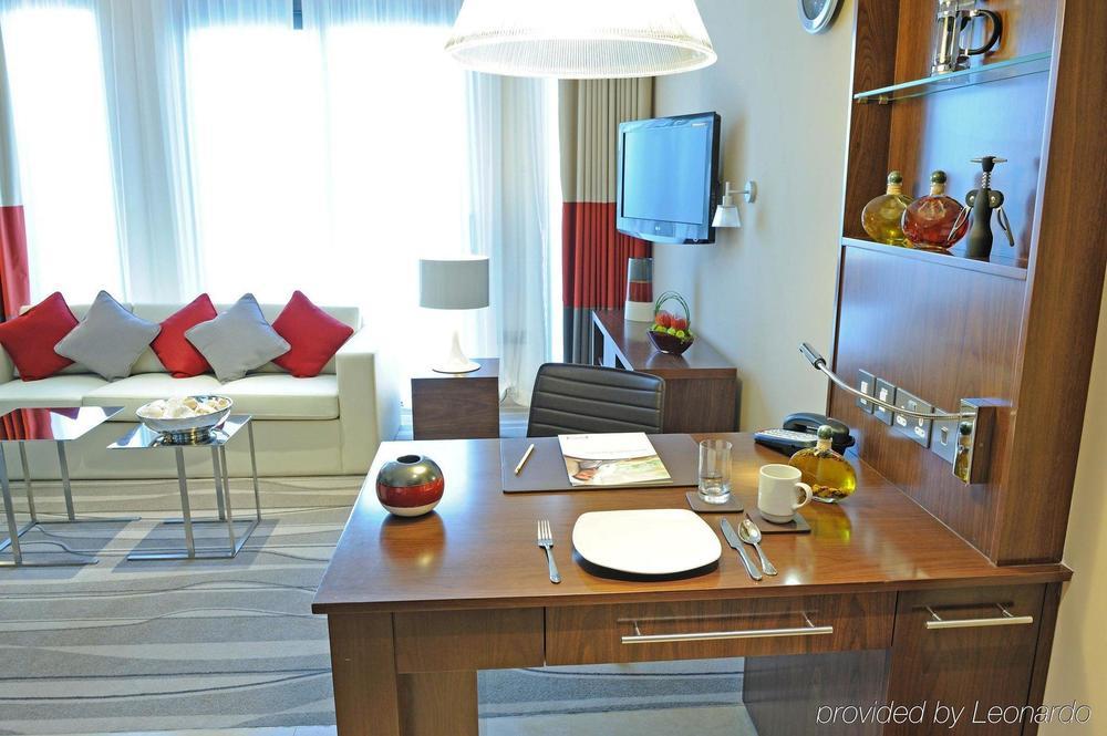 Staybridge Yas Island By Ihg Aparthotel 4*